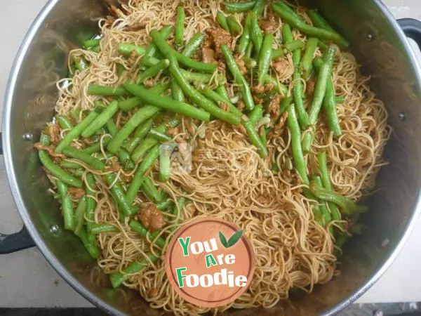 Braised noodles with beans