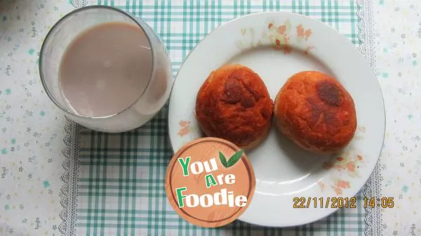 Fried hollow bean dregs bun