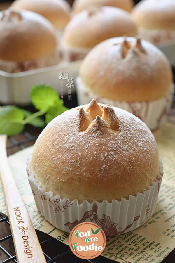 Whole-wheat-paper-cup-bun