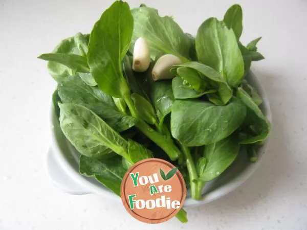 In spring, green becomes a bright spot on our dinner table --- kiss (Qingqing) small dish heart