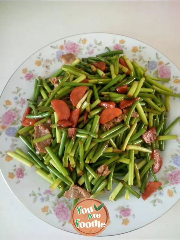 Fried meat with garlic