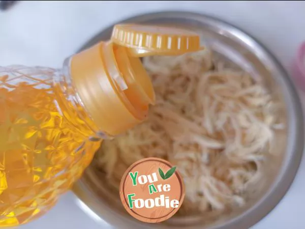 Low fat snack chicken breast dry shreds