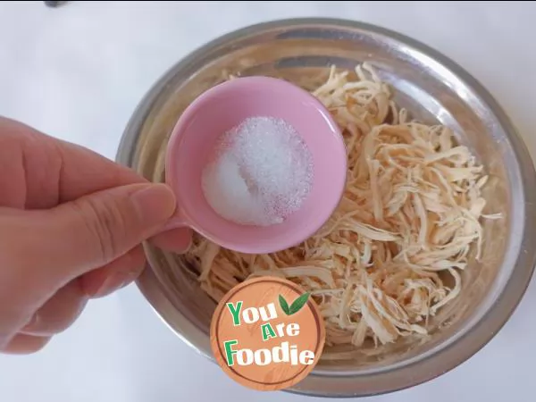 Low fat snack chicken breast dry shreds