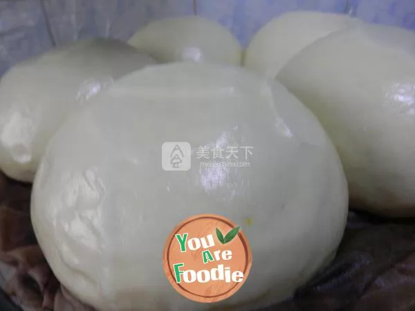 The first pot of steamed bread in the new year
