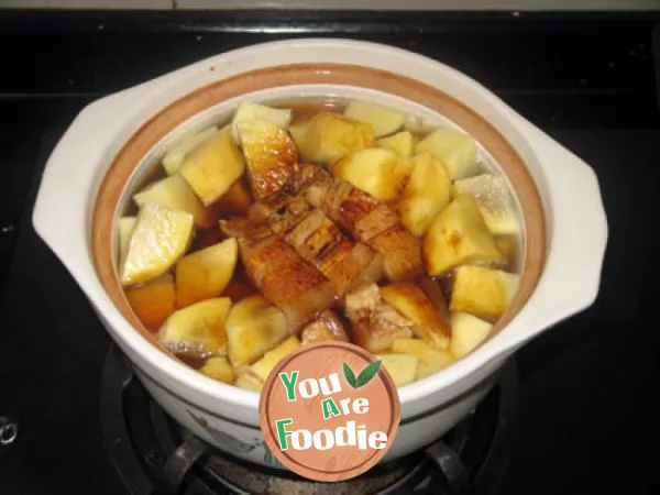 Stewed pork with potato