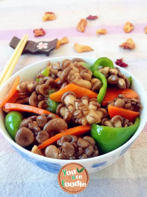 Chrysanthemum mushroom in oyster sauce