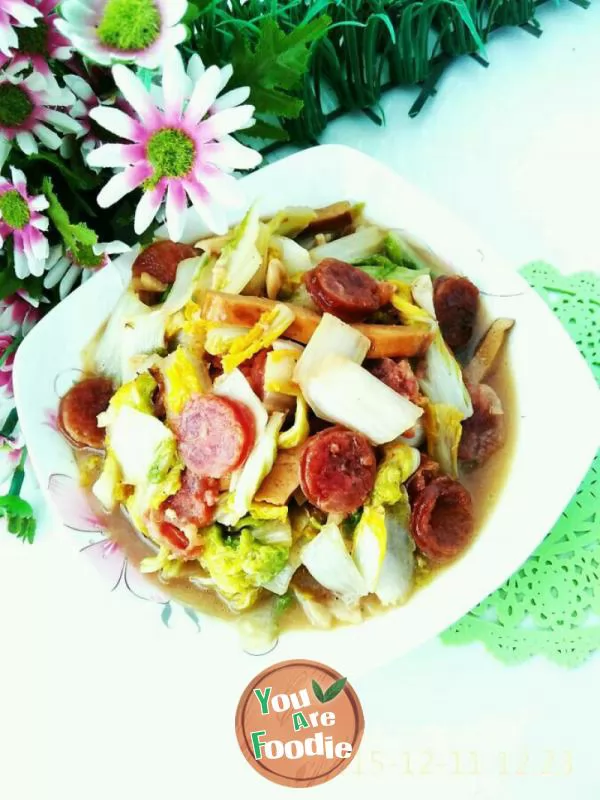 Braised sausage with baby cabbage