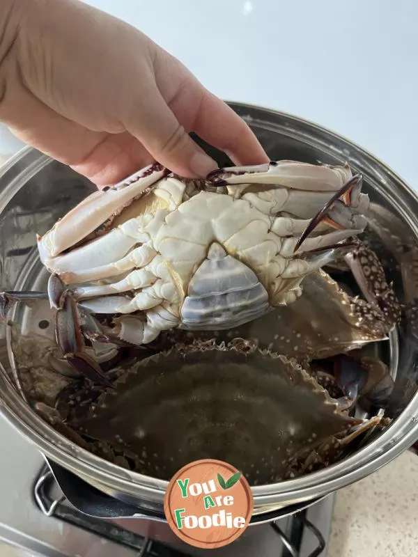 Steamed swimming crab