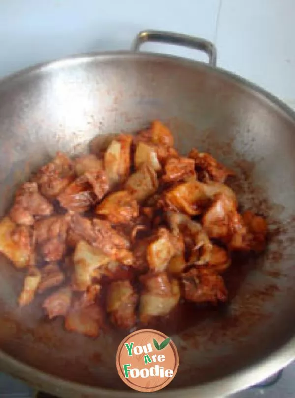 A private dish with the natural color of Guangdong nanru -- private nanru beer chicken