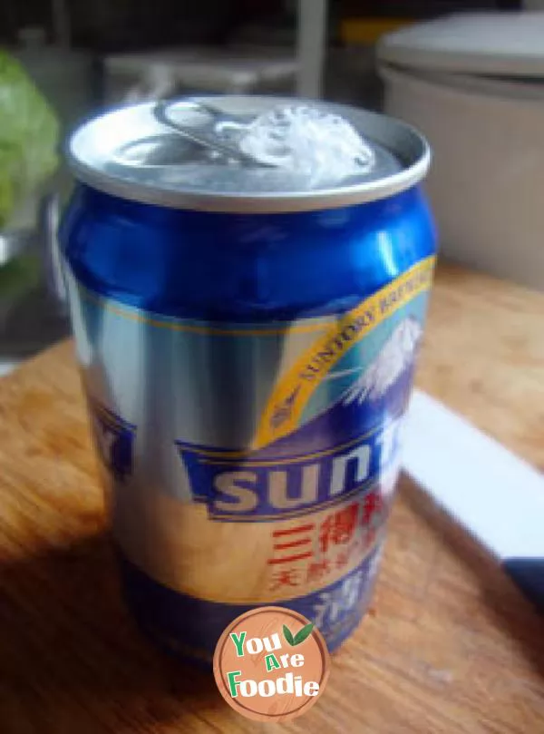 A private dish with the natural color of Guangdong nanru -- private nanru beer chicken