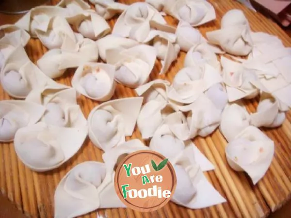 Nutritious breakfast -- coriander wonton