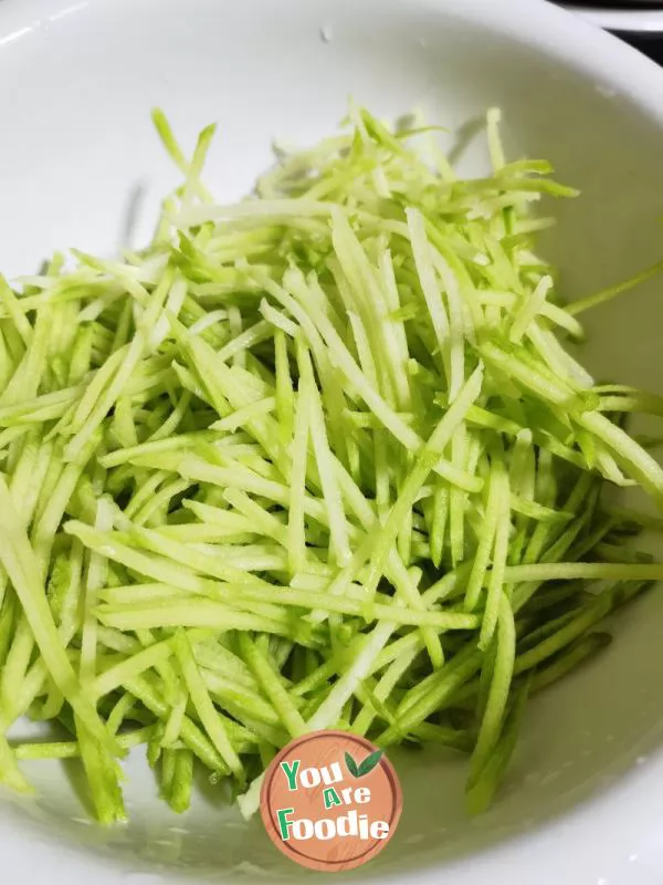 Crystal green radish rice