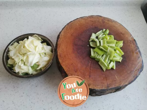 Fried cabbage with pepper