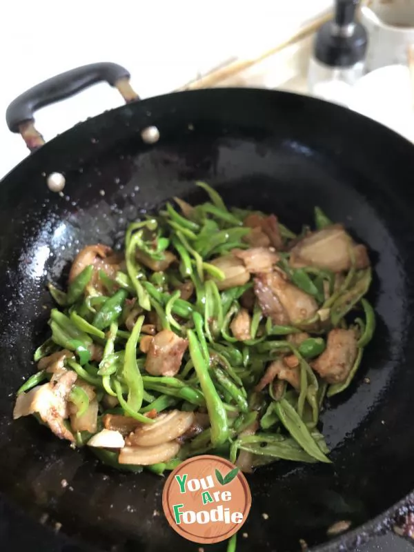 Stir fried pork with green pepper