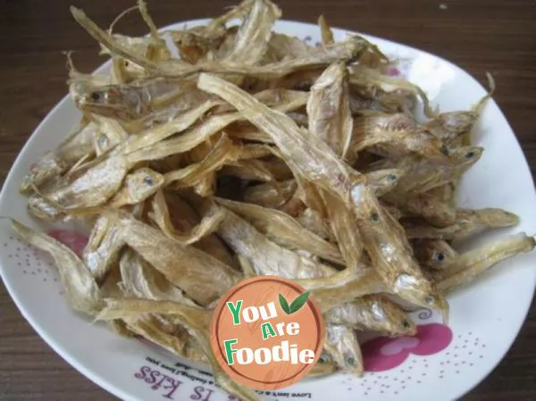 Stir fried dried hairy fish with chili