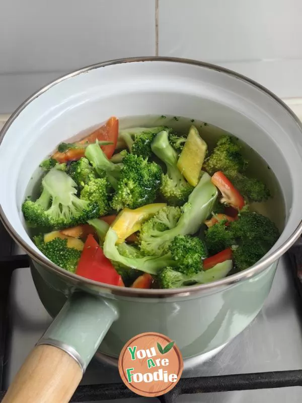 Broccoli and Tuna Salad