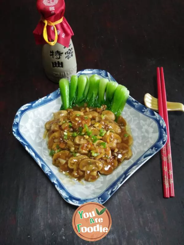 Fried mushrooms in oyster sauce