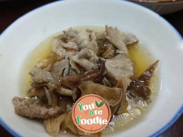 White-ginseng-mushroom-lean-meat-soup