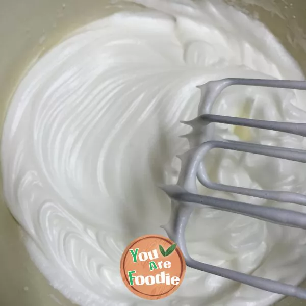 Paper cup cream cake