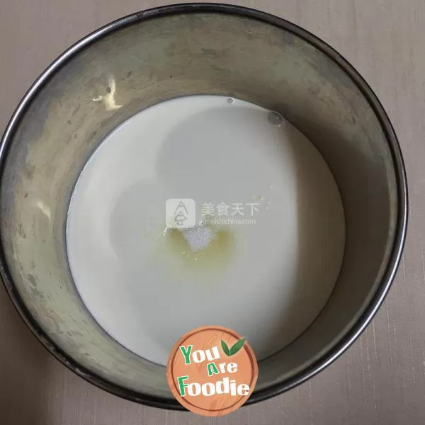 Paper cup cream cake