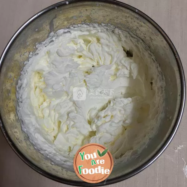Paper cup cream cake