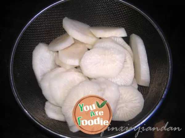 Mushroom, radish and beef soup