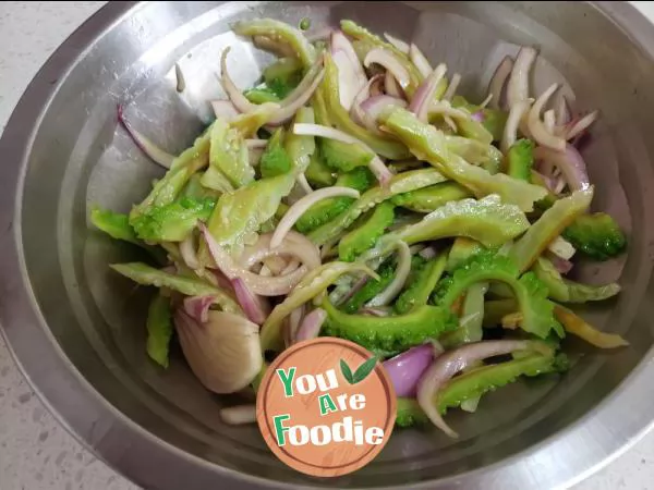 Bitter gourd salad with onion