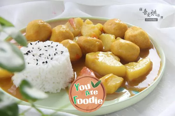 A popular street snack -- curry fish eggs and potatoes