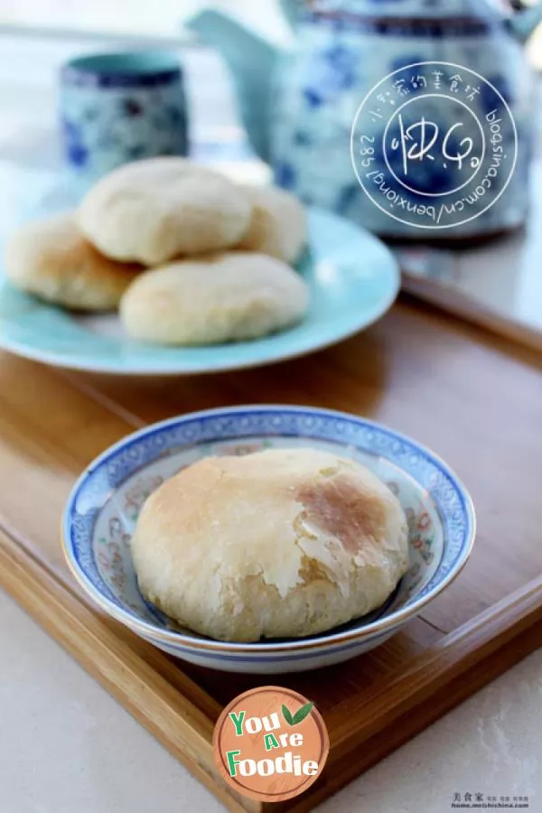 A Taiwanese snack popular among mainland Chinese -- Sun Cake of Chinese pastry