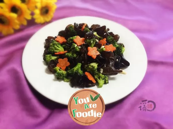 Fried-broccoli-with-agaric