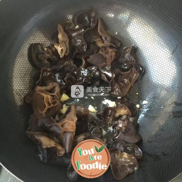 Fried broccoli with agaric