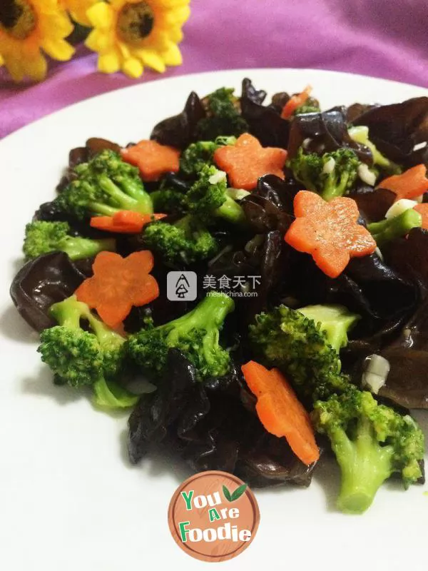 Fried broccoli with agaric