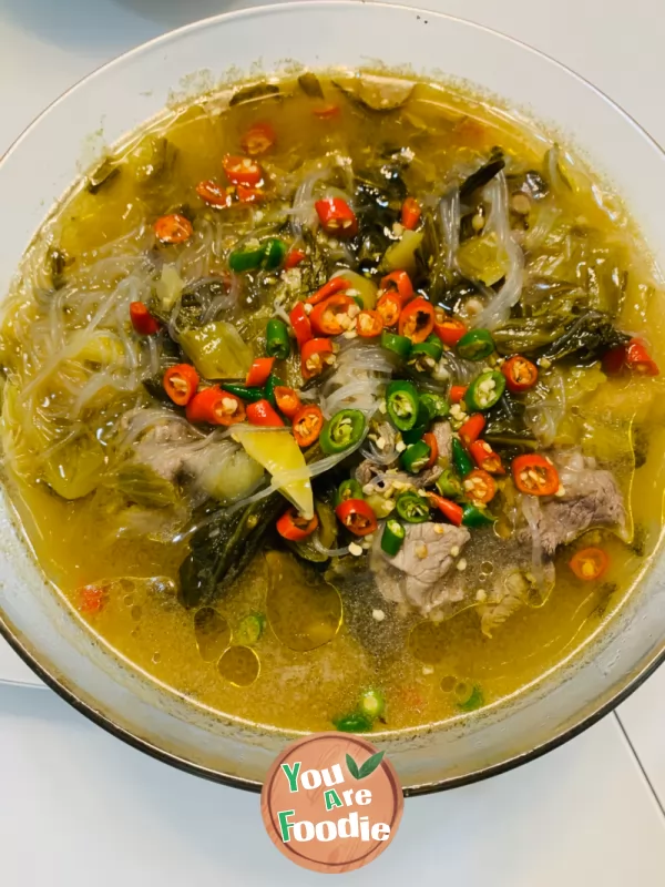 Fat beef in sour soup