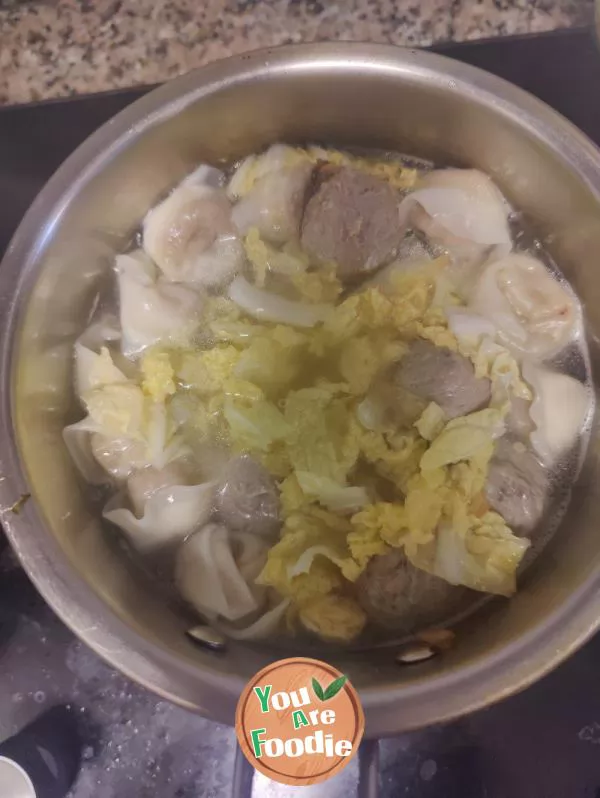 Wonton with beef balls