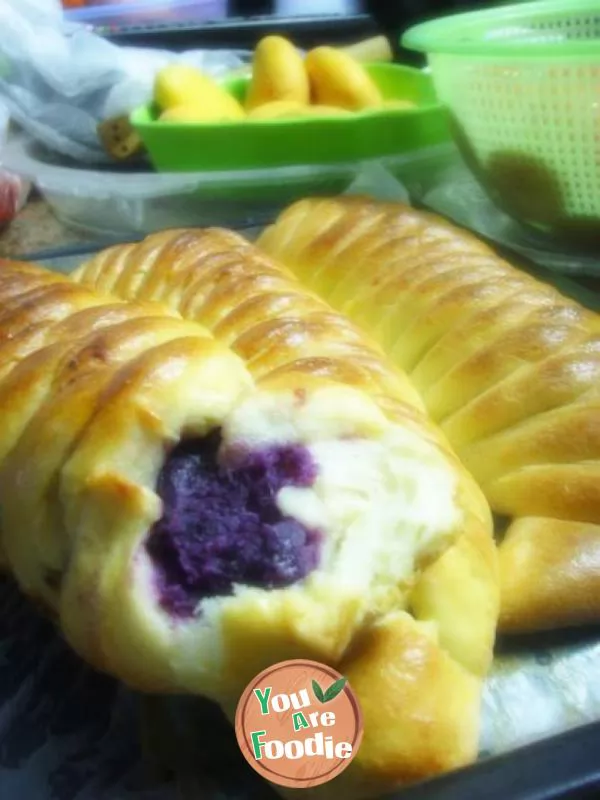 Purple potato braided bread