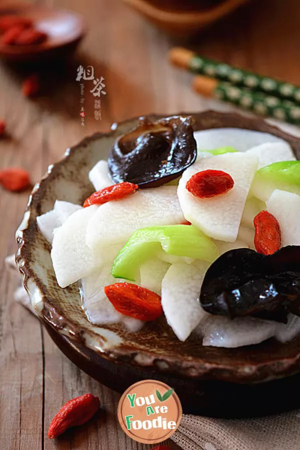 Sauteed-Chinese-Yam-with-Black-Fungus