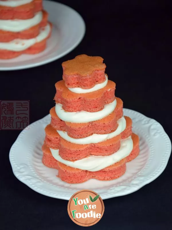 Cream cake tower