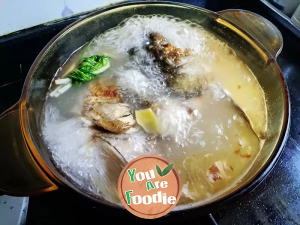 Tofu green fish head soup