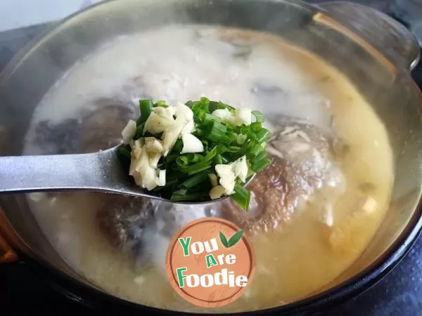 Tofu green fish head soup