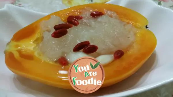 Papaya,-tremella-and-Lily-soup