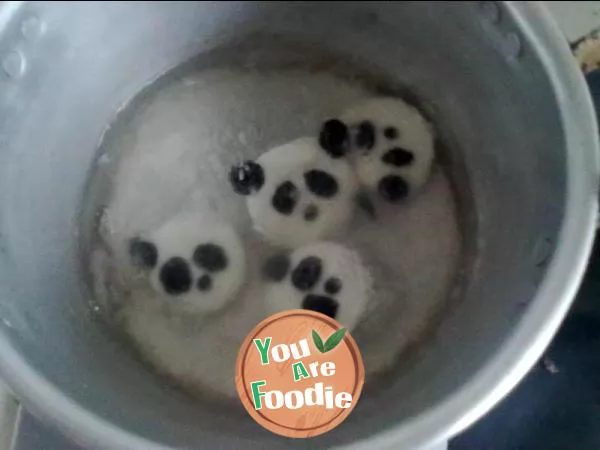 Panda bean paste porridge