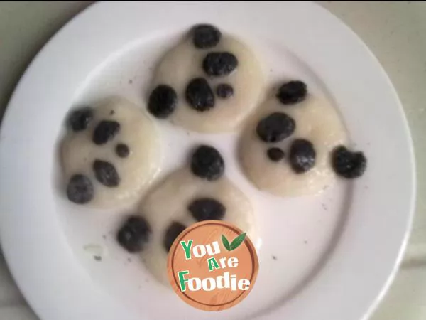 Panda bean paste porridge