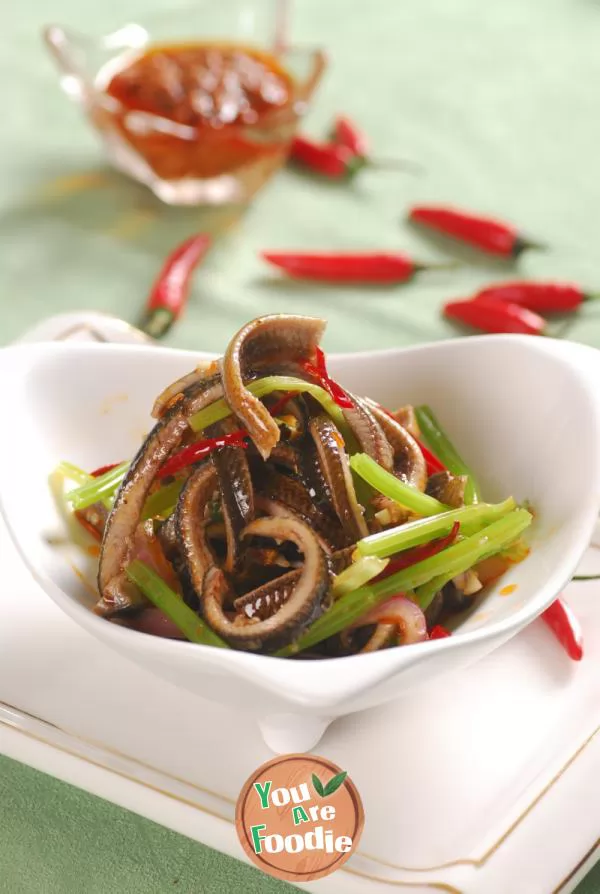 Stir-fried-shredded-eel-with-appetizer