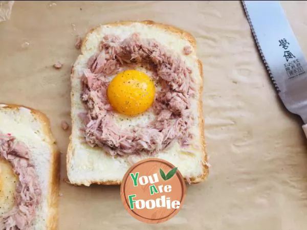 Tuna sun egg toast