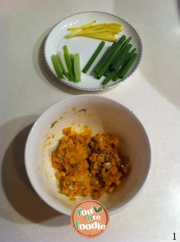 Fried crab with salted egg yolk