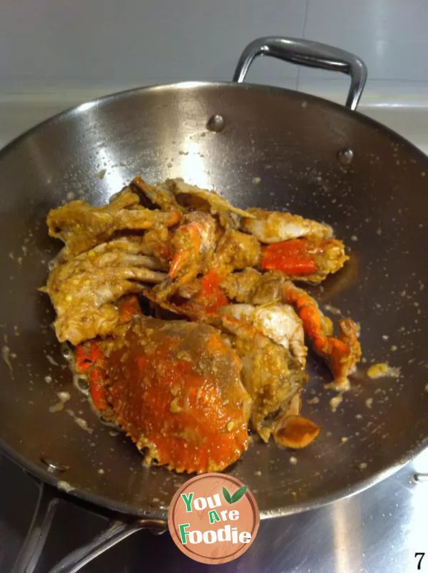 Fried crab with salted egg yolk