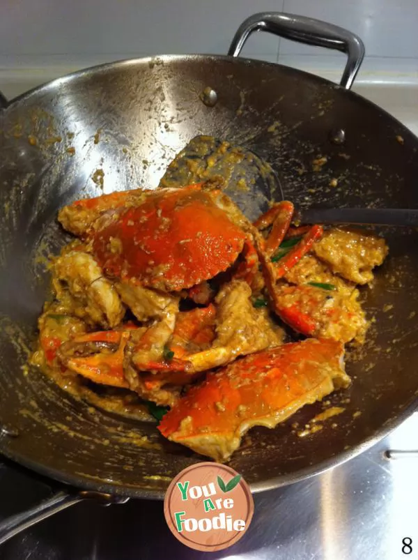 Fried crab with salted egg yolk