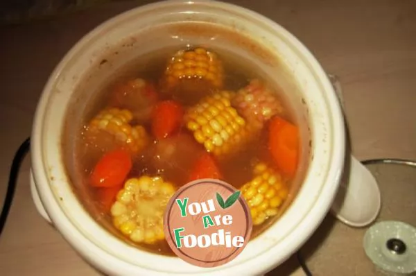 Corn, carrot and pork bone soup