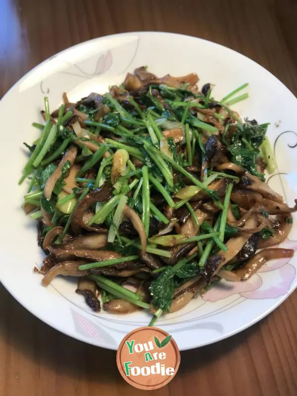 Fried mushroom with coriander