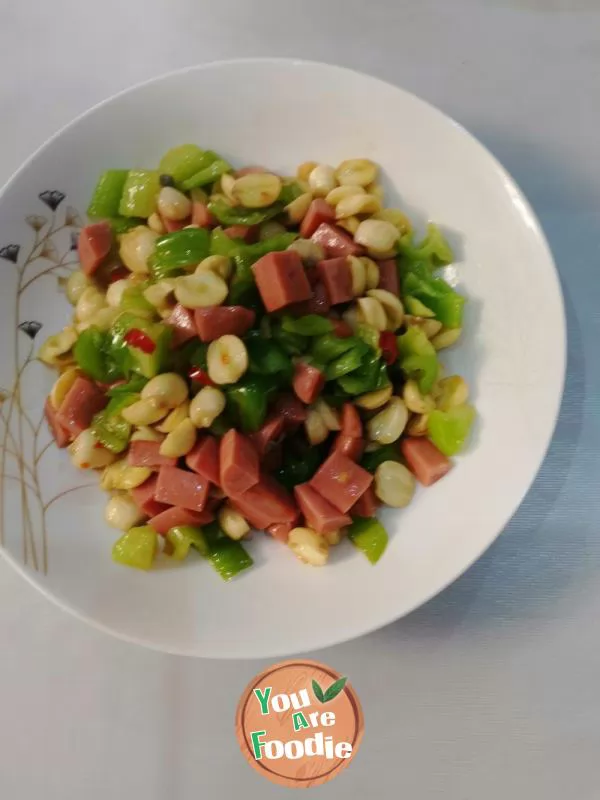 Stir fried green and red peppers with lotus seeds